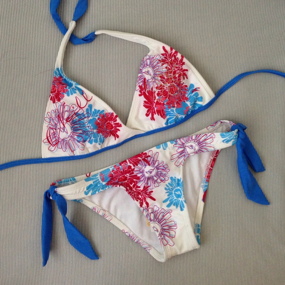 o'neill bikini - TOP ONLY